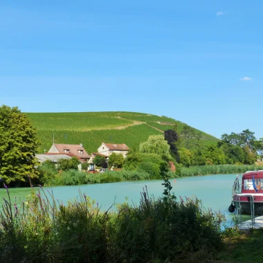 Segeln oder radeln Sie entlang der Marne und ihrem Seitenkanal